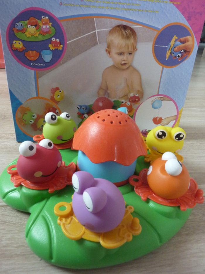 Grenouilles et crabes gicleurs pour le bain