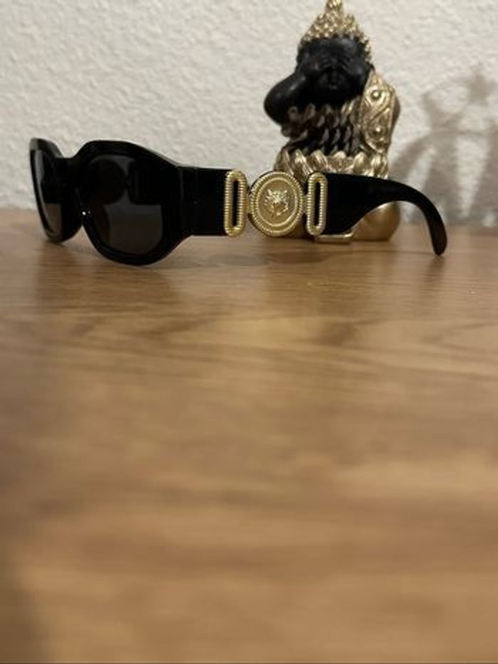 Lunette de soleil - photo numéro 2