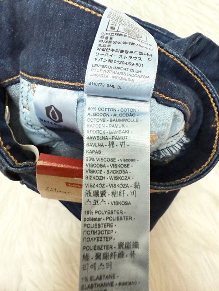 Jean Levi’s 711 Skinny – Taille 26/32 – Bleu brut – Neuf avec étiquette - photo numéro 3