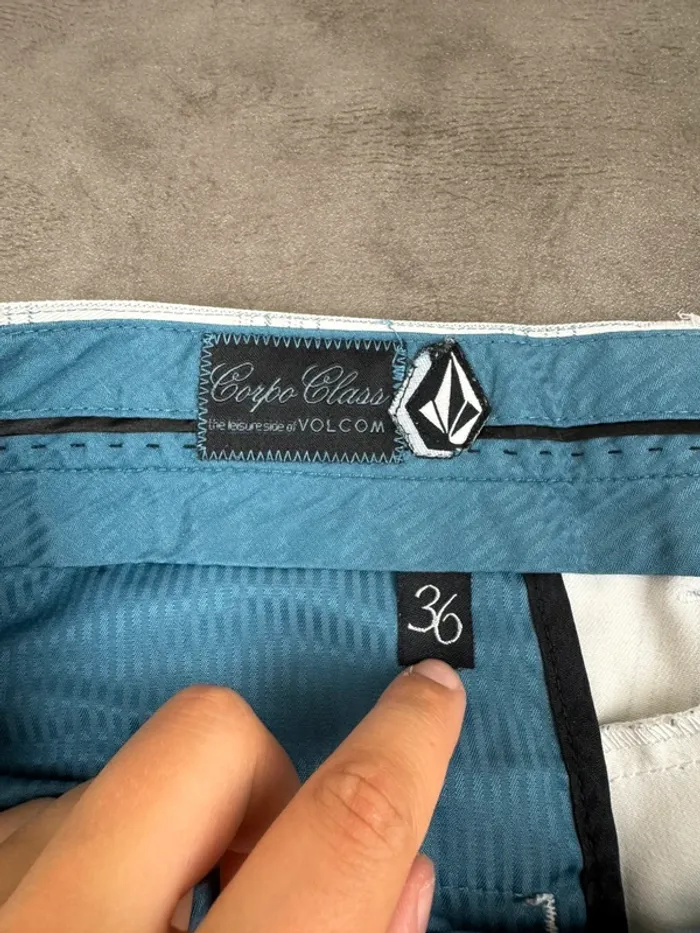 Short chino Volcom à carreaux Blanc et bleu Taille 36 - photo numéro 9