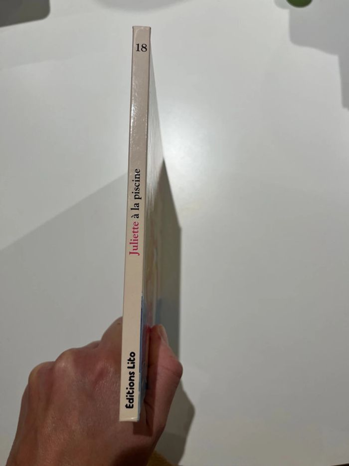 Livre Juliette à la piscine 18 - photo numéro 2