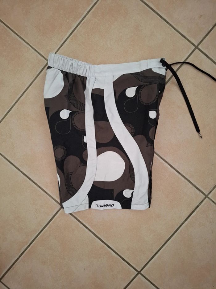 Short de bain av pochette qui ferme pr y mettre une clé - photo numéro 2