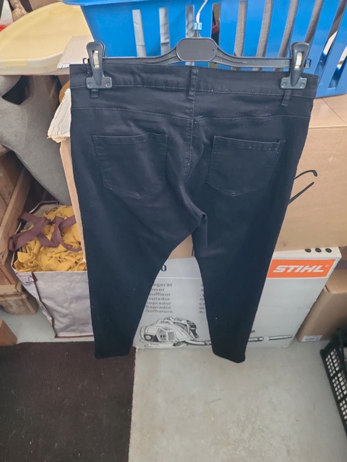 Pantalon noir - photo numéro 3