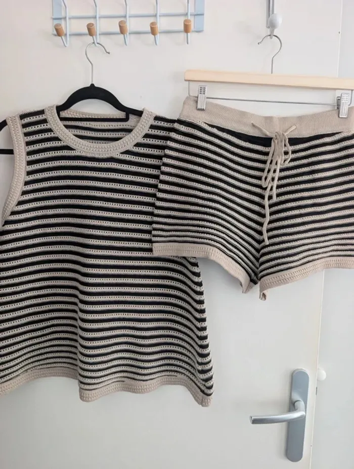 Ensemble de grossesse rayé noir et beige en maille taille L Neuf avec étiquettes