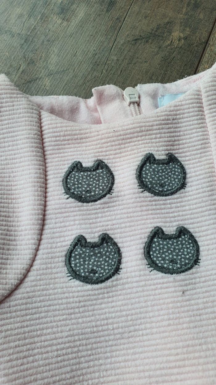 Robe Obaïbi 18 mois en très bon état - photo numéro 3