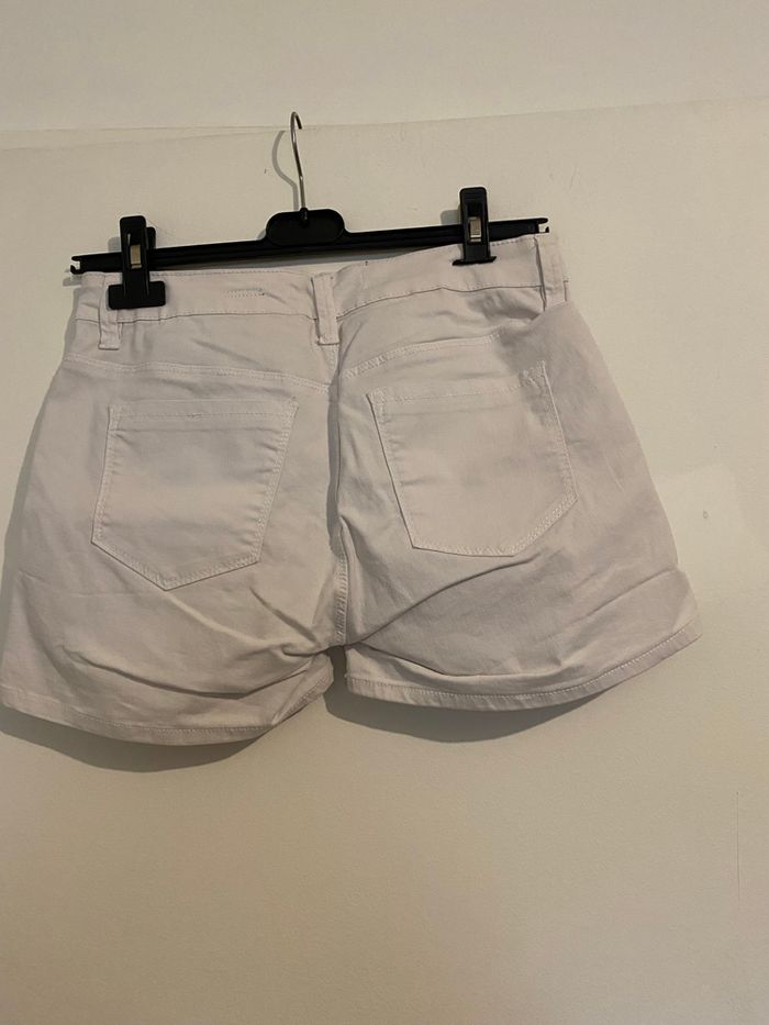Short blanc femme - photo numéro 2