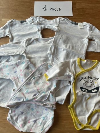 Lot de 6 bodys 1 mois