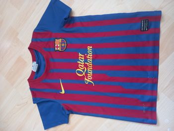 Maillot de foot barcelone Nike taille 6-8 ANS