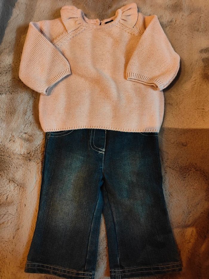 Ensemble pull et Jean taille 6 mois