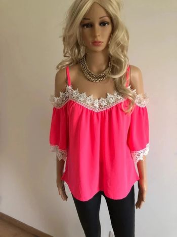Top rose fluo avec dentelle blanche taille unique jamais porté