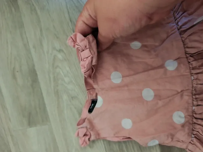 Jolie robe sans manches taille 24 mois marque Kiabi - photo numéro 2