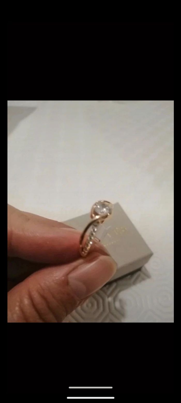 Belle bague Gioyes plaquée or 24 carats sertis de zirconiums. - photo numéro 2