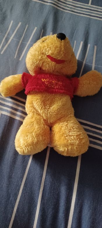 2 très jolie petite peluche winni l'ourson