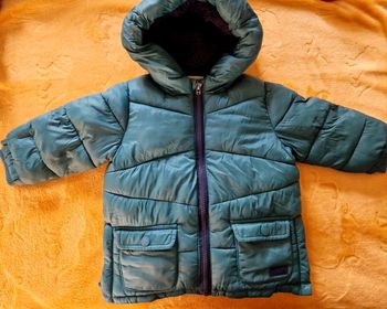 Doudoune verte taille 12 mois