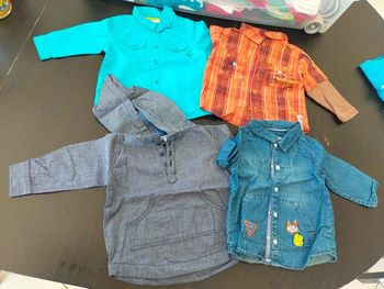 Lot de 4 chemises taille 6 mois