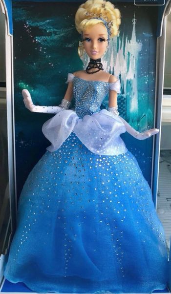 Poupée édition limitée Disney store Cendrillon 