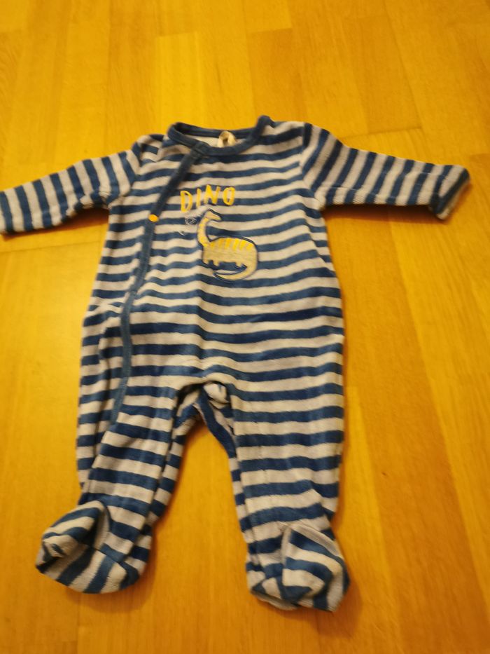 Pyjama 3 mois - photo numéro 2