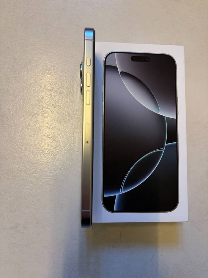 I P h o n e 16 Pro Max - photo numéro 6