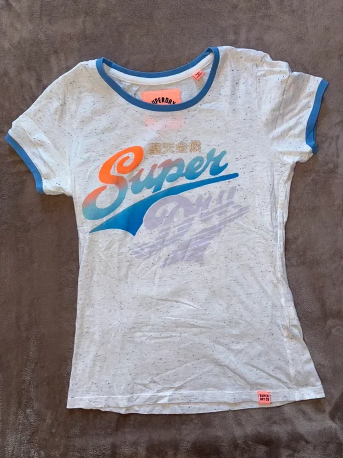 T-shirt femme Superdry taille S coloré en bon état - photo numéro 2