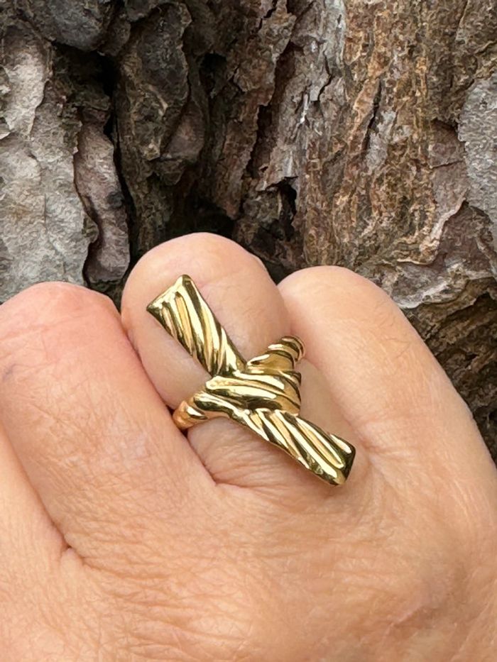 Bague réglable grande croix travaillée noeud acier inoxydable or - photo numéro 3