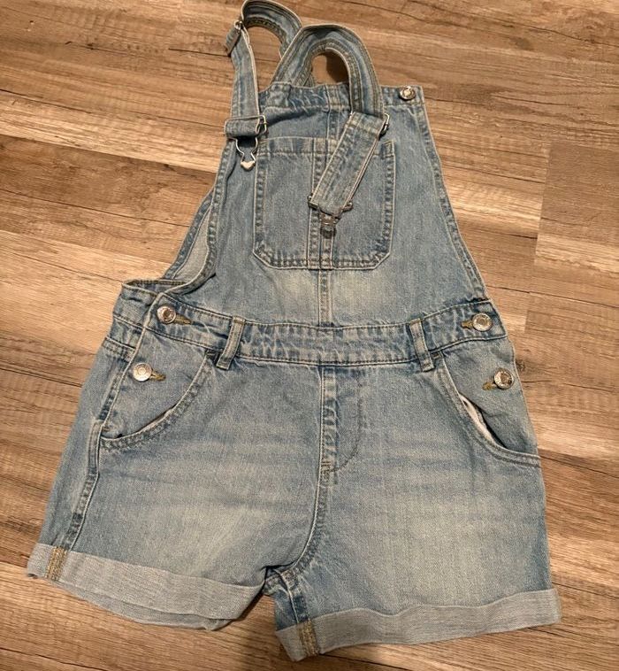 Vêtements filles  7 ans 8ans 9ans - photo numéro 9