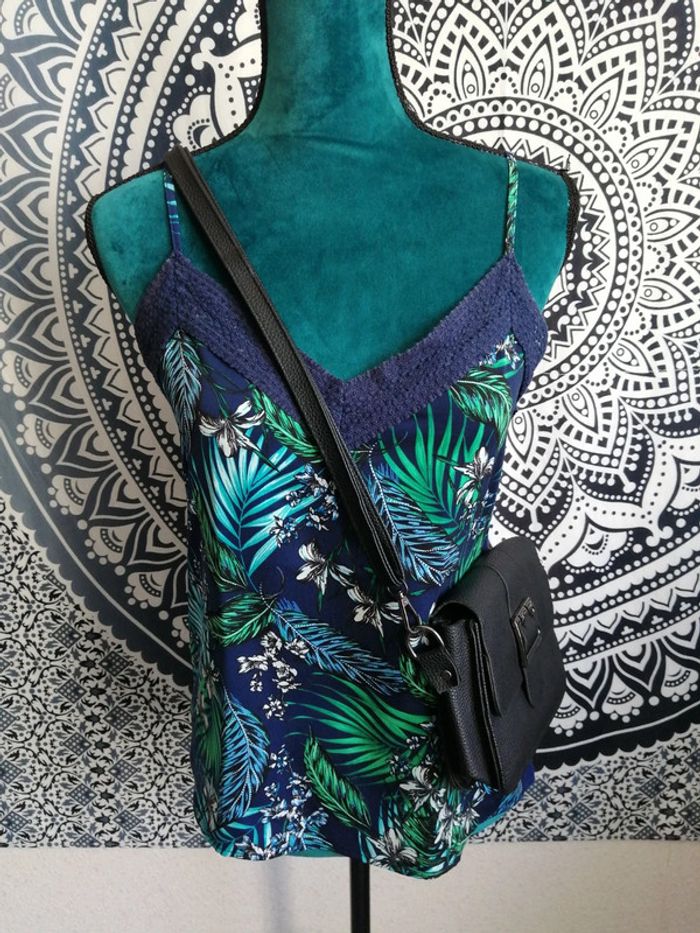 Top marine bi matière motifs tropicaux avec dentelle et bretelles réglables / cache cache / (S-M)