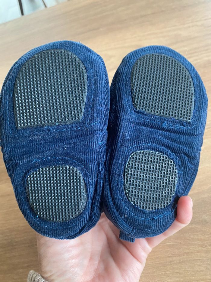 Jolie paire de chausson bleu neuf - photo numéro 5