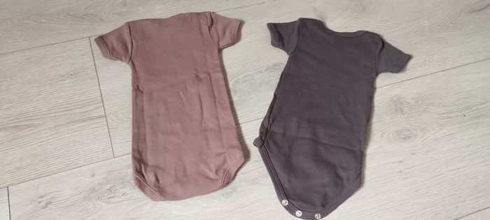 2 bodies 3 mois petit bateau - photo numéro 3