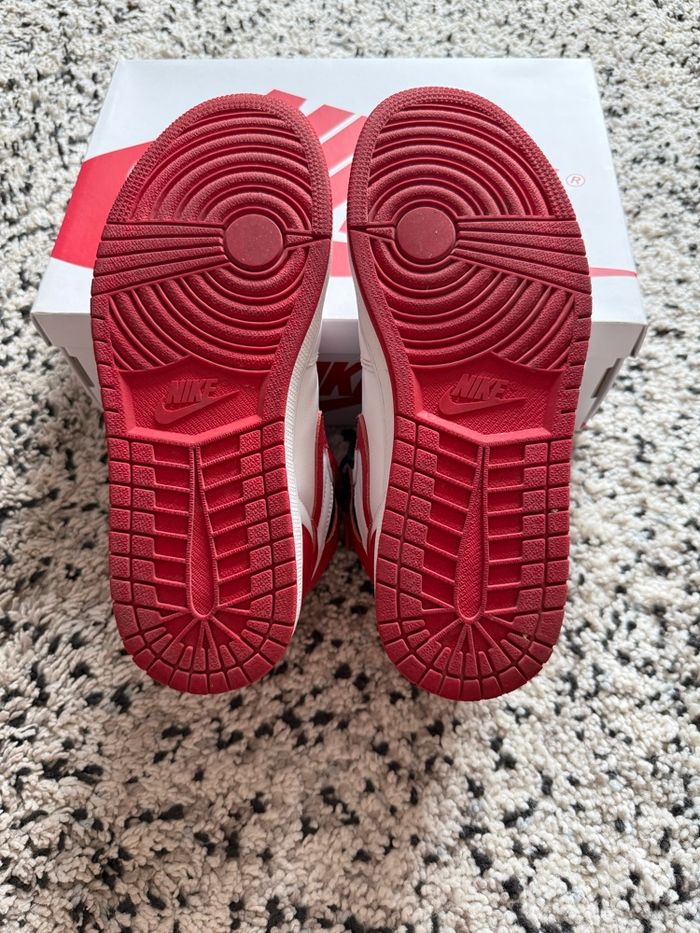 Nike Jordan 1 High OG Héritage - photo numéro 7