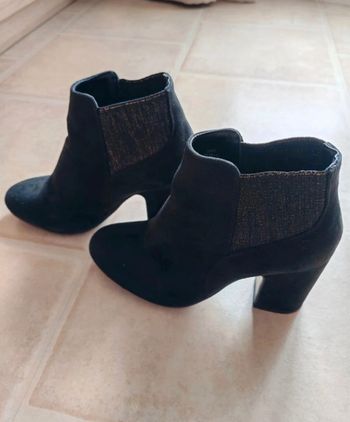 Bottines type daim taille 37