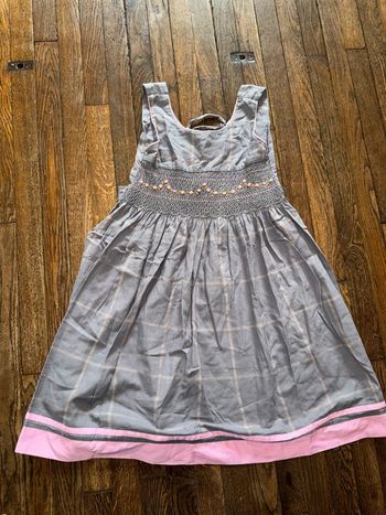 Robe brodée Madagascar  8 ans