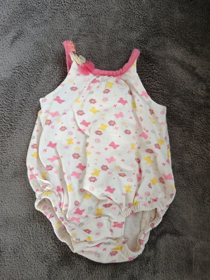 Lot bodies 1mois fille - photo numéro 7