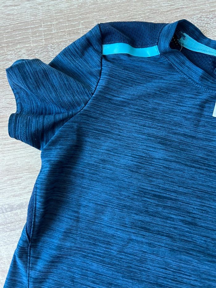 T shirt bleu décathlon 5/6 ans - photo numéro 2