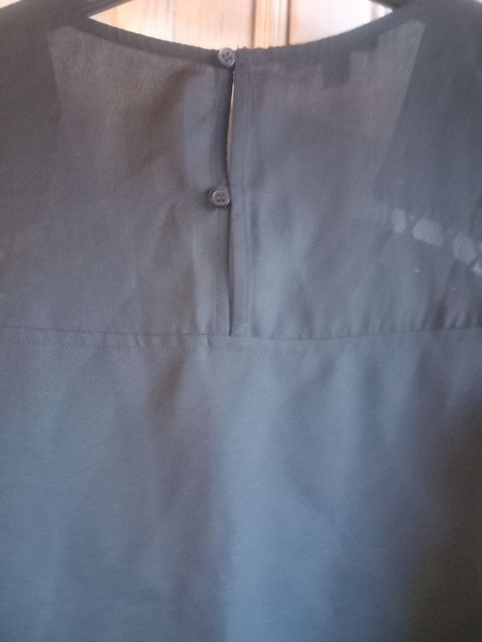 Débardeur ajourés sur les épaules - photo numéro 7