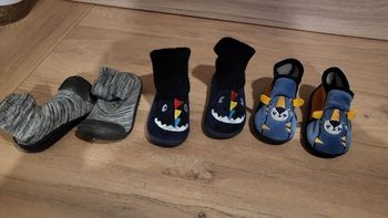 Lot 3 paires chaussons neuf taille 21,22
