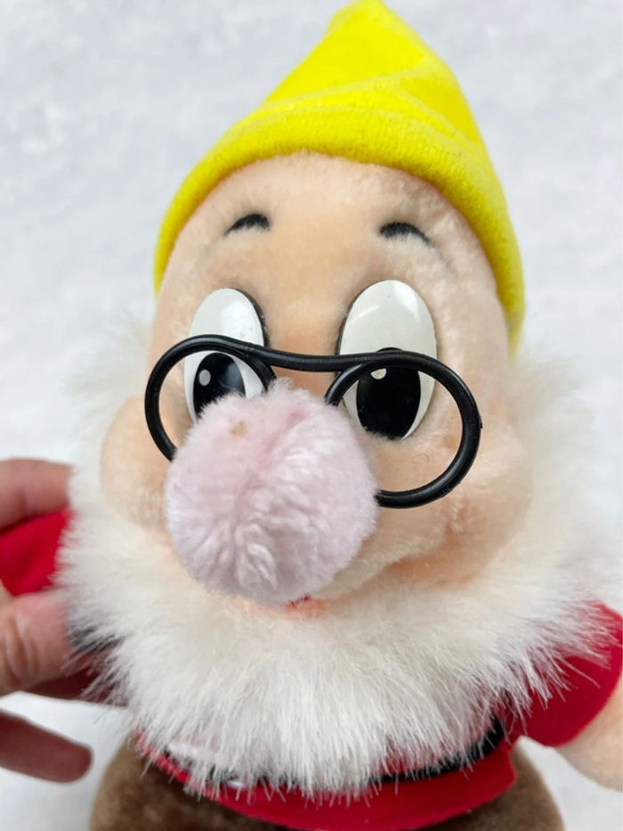 Peluche Disney Hasbro blanche neige nain Prof - photo numéro 6