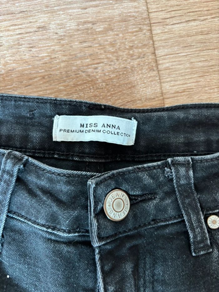 Jean noir - photo numéro 2