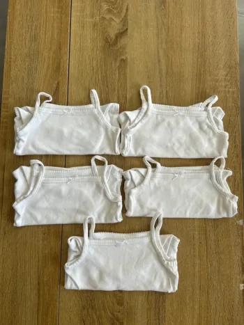 Lot 5 bodies bretelles 12/18 mois