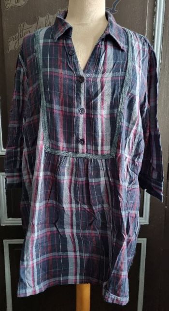 Blouse à carreaux taille 54
