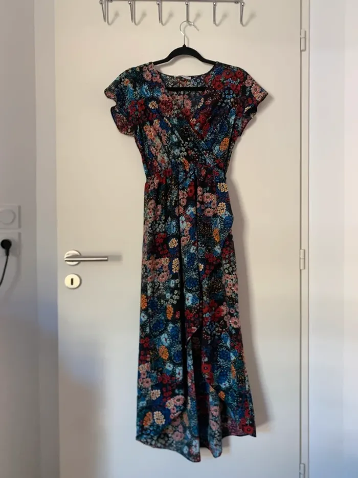 Robe longue asymétrique à manche courte noire à fleur Vintage Love taille S/M