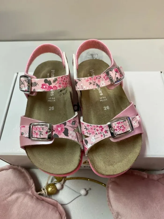 Sandales fleuries fille (neuf) - Taille 26 - photo numéro 2