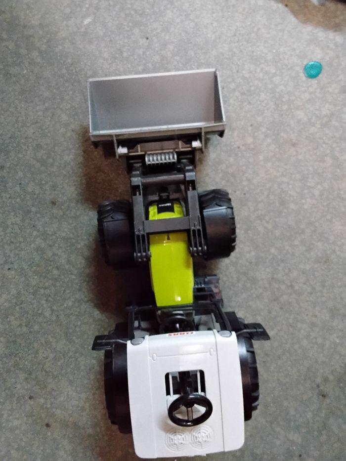 Tracteur avec fourche - photo numéro 3