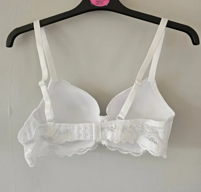 Soutien-gorge - photo numéro 4