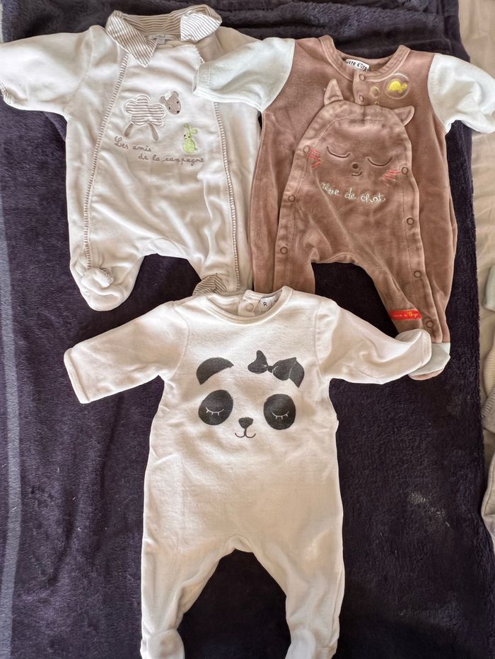 Lot de pyjamas taille 0 - photo numéro 2
