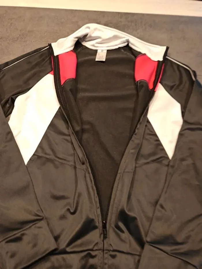 Vends veste de jogging Domyos taille 14 ans . - photo numéro 3