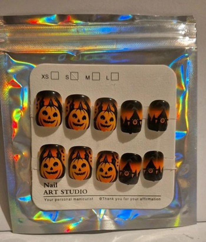 🏰 Faux ongles Press-On Style Européen – 24 pièces pour une élégance sombre au bout des doigts 🖤🎃