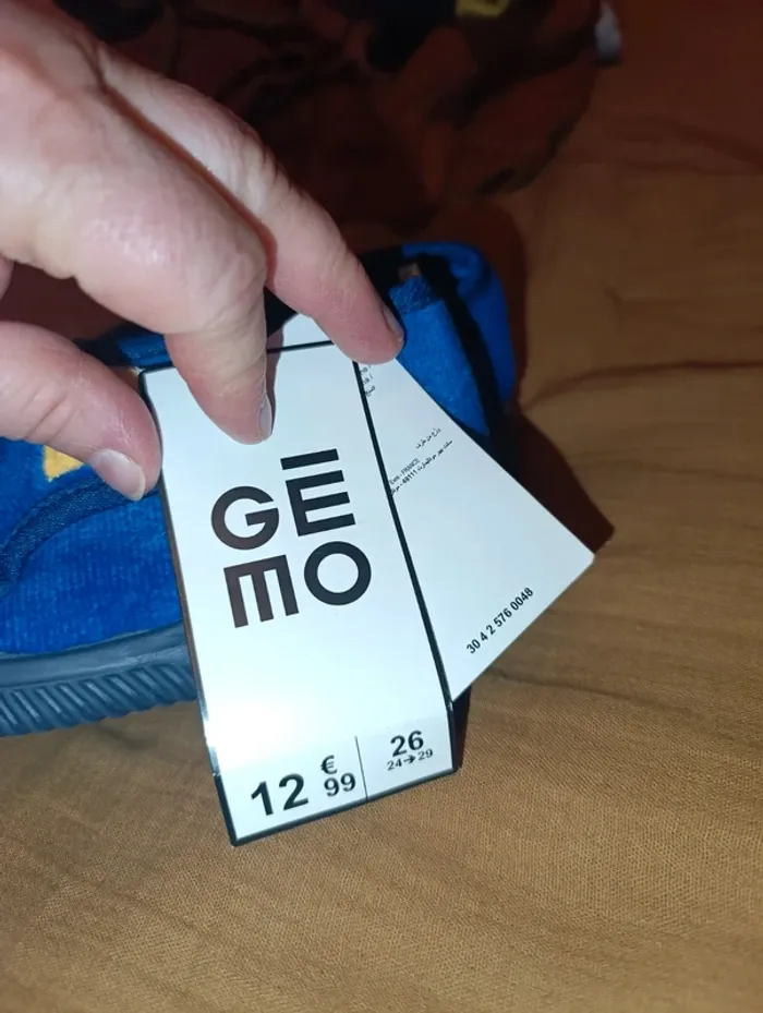 Pantoufles rigolotes taille 26 neuves avec étiquettes - photo numéro 4