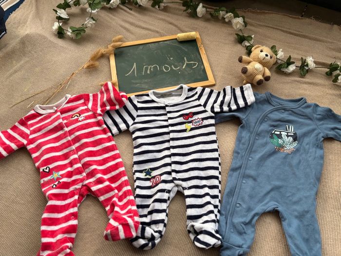 Lot de 3 pyjamas en velours taille 1 mois - photo numéro 2