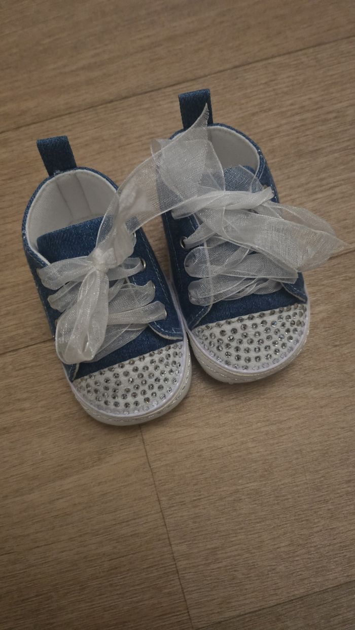 Jolie petite a strass - photo numéro 2