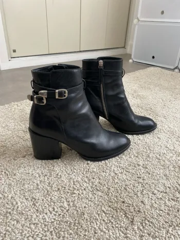 Boots noires Minelli